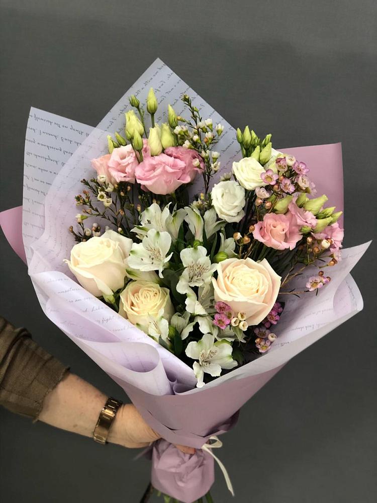 Букет цветов из: Альстромерии, Розы и Лизиантусы в Федоровском