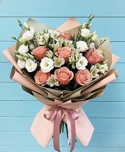 Букет цветов из:  Розы, Альстромерии и Лизиантусы #REPLACE_PRED# Федоровском