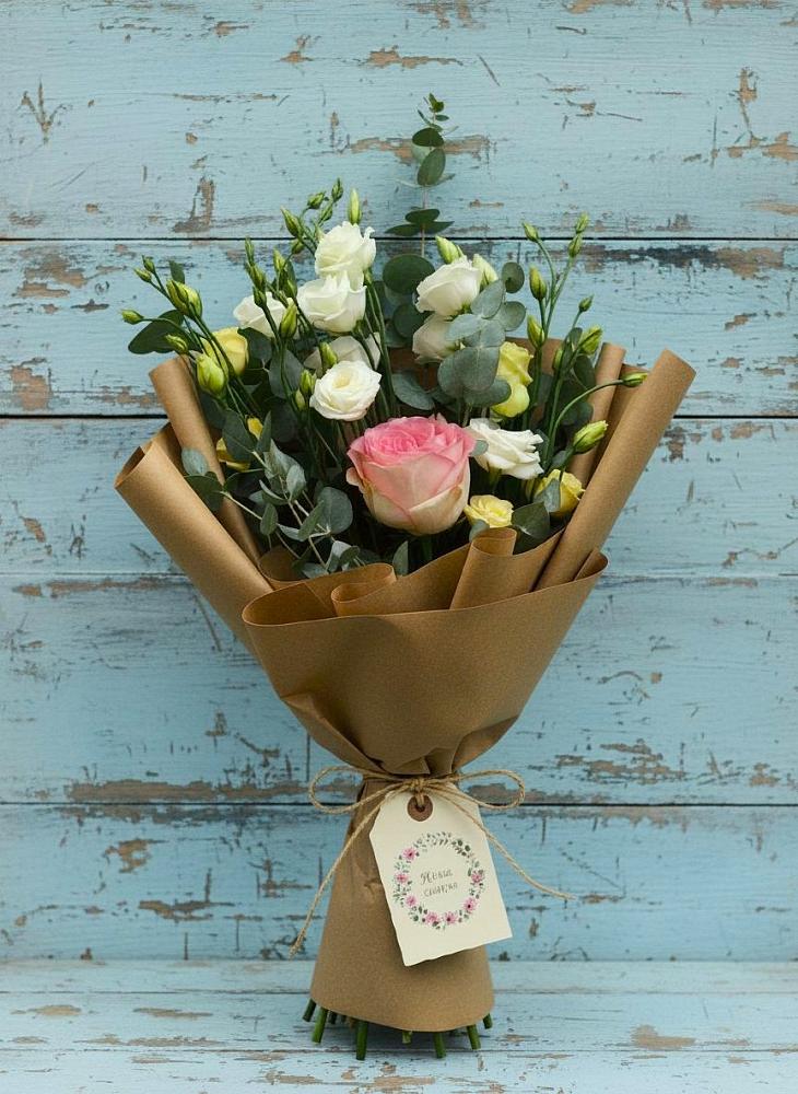 Букет цветов из: Розы и Лизиантусы в Федоровском