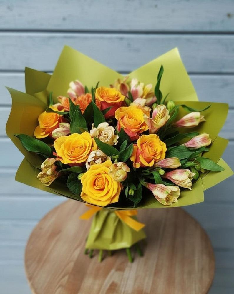 Букет цветов из: Альстромерии и Розы в Федоровском