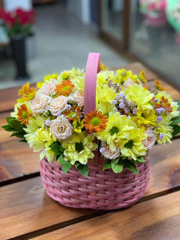 Цветочная композиция из Хризантемы и Розы в корзине в Федоровском