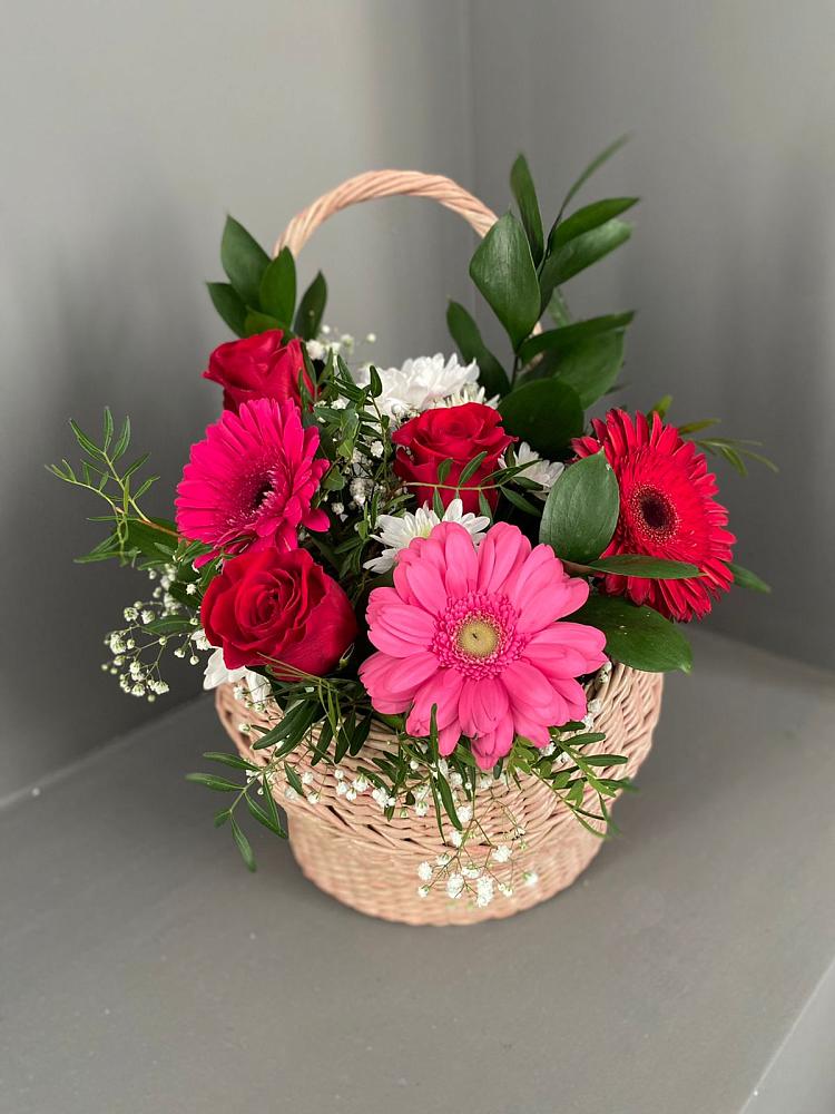 Цветочная композиция из Розы, Хризантемы и Герберы в корзине в Федоровском