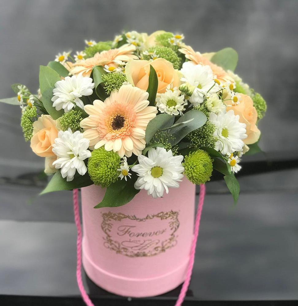 Цветочная композиция из Розы, Герберы и Хризантемы в шляпной коробке в Федоровском