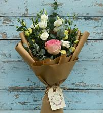 Букет цветов из:  Розы и Лизиантусы в Федоровском