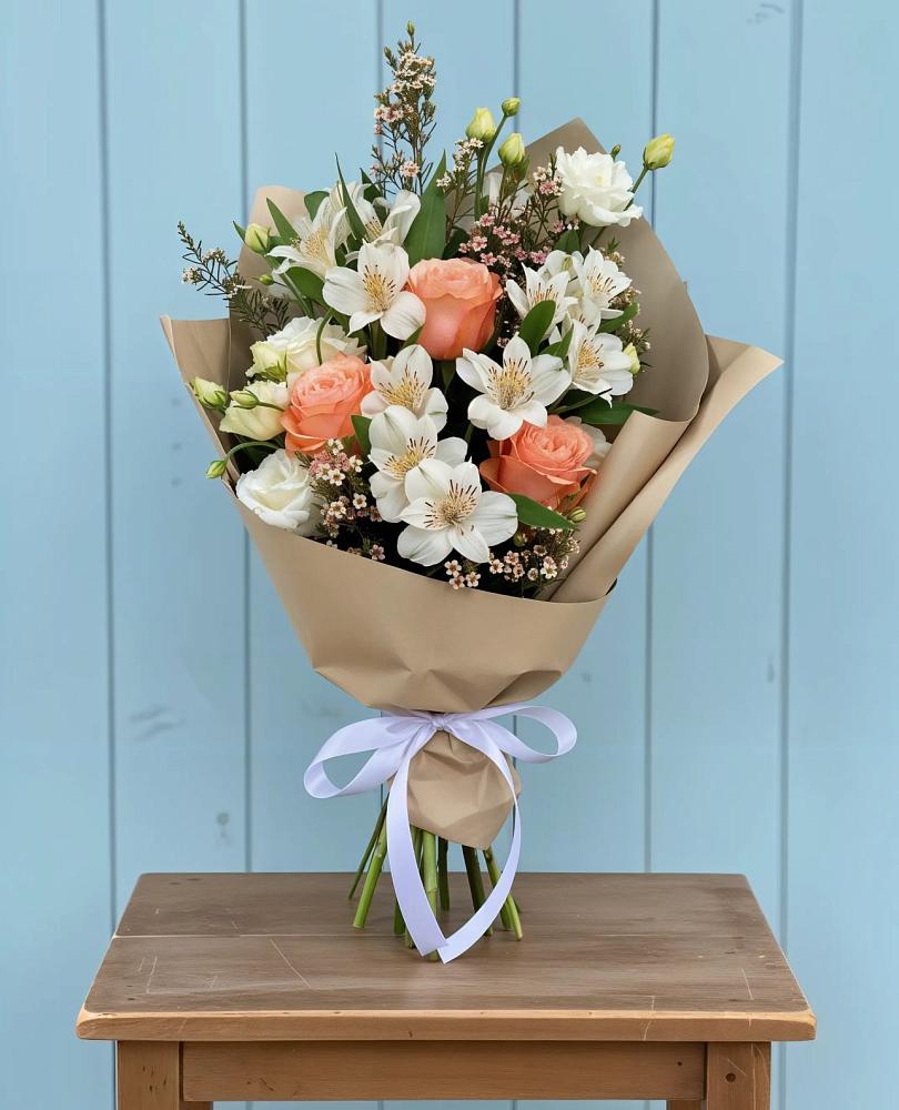 Букет цветов из: Альстромерии, Лизиантусы, Розы и Хризантемы в Федоровском