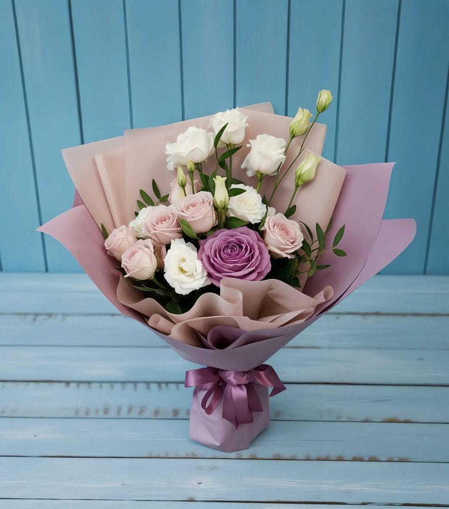 Букет цветов из: Розы и Лизиантусы в Федоровском